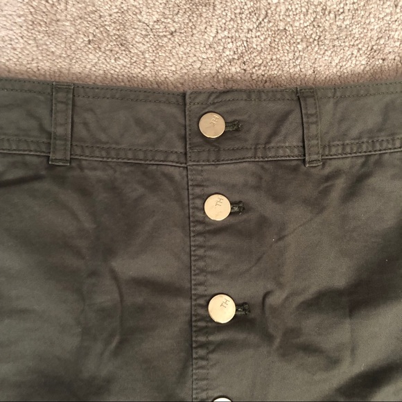 Tommy Hilfiger army green button up skirt - Picture 2 of 4